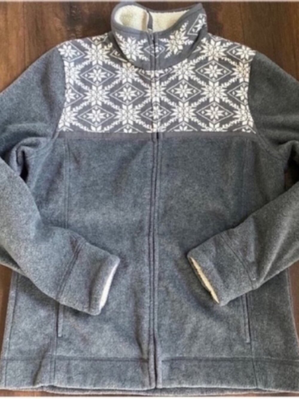 L.L. Bean Woman’s Fair Isle Grey Snowflake Fleece Full zip jacket size Small